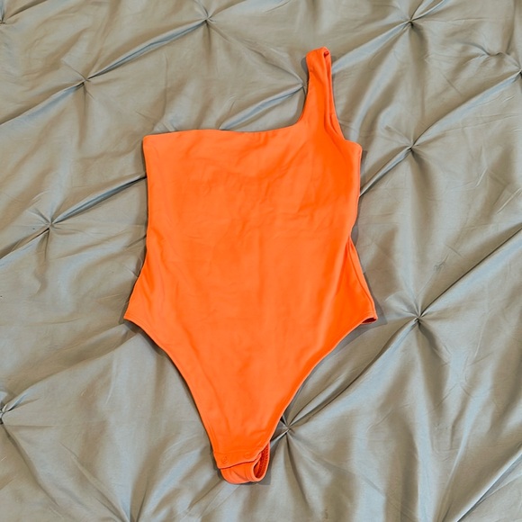 Babaton bodysuit - Picture 1 of 2